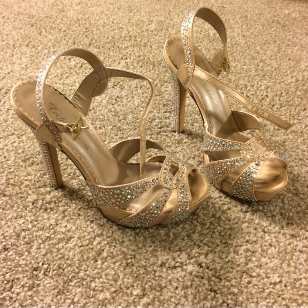 Heels, pumps